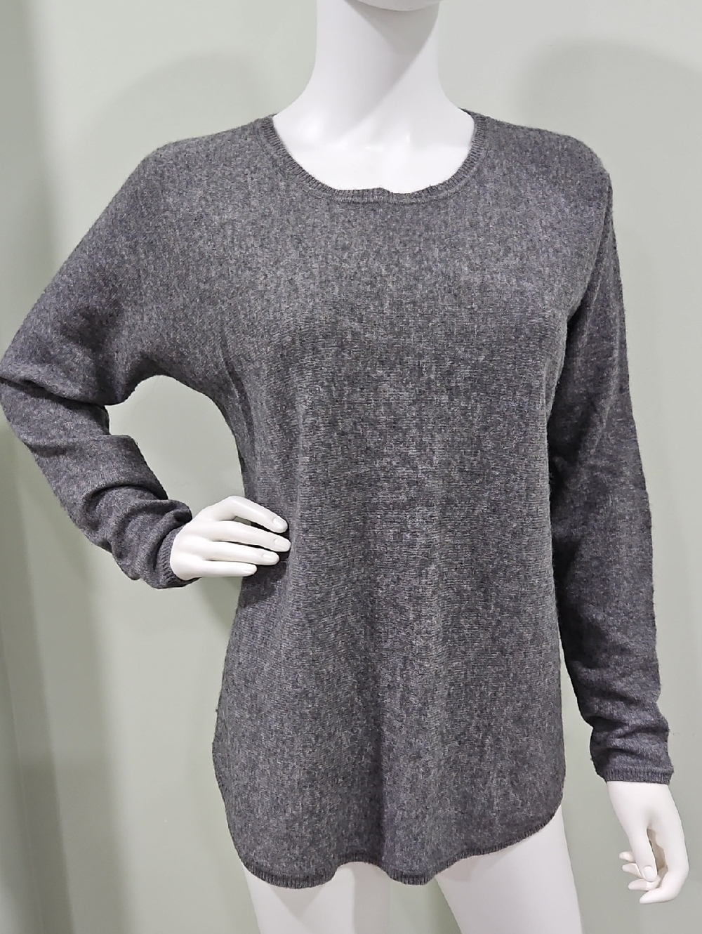 MAX STUDIO CASHMERE Classic Grey Crewneck Sweater